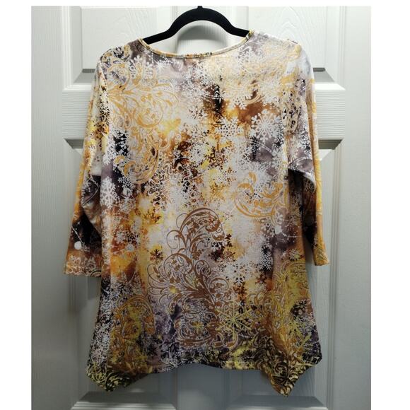 One World Women's Size Large Abstract Gold Yellow V-Neck Asymmetric Hem Top - Picture 3 of 7